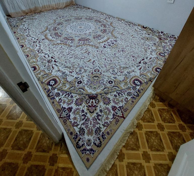 Продаётся ковёр срочно