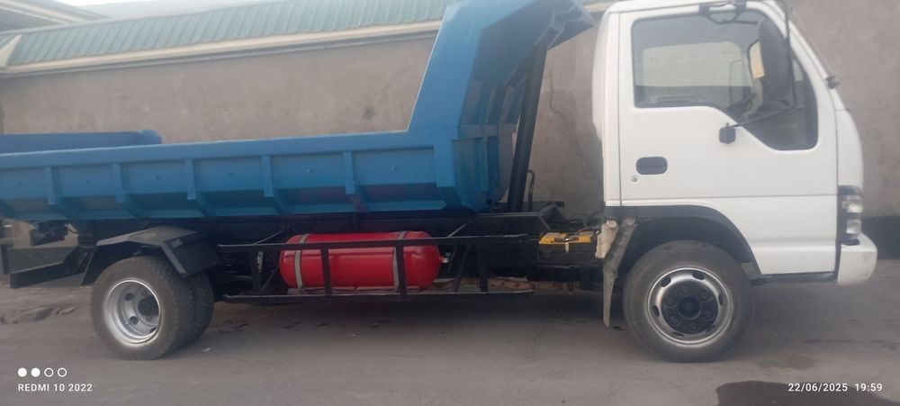 Исузу Самосвал..