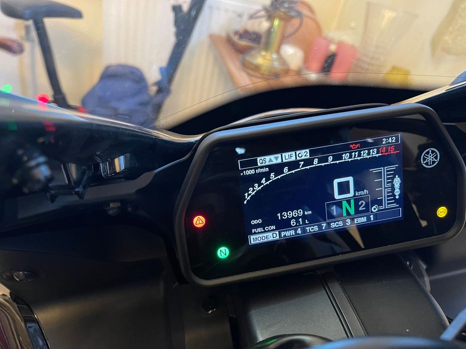 Yamaha R1 2024 – Primul proprietar, în garanție, 3 chei