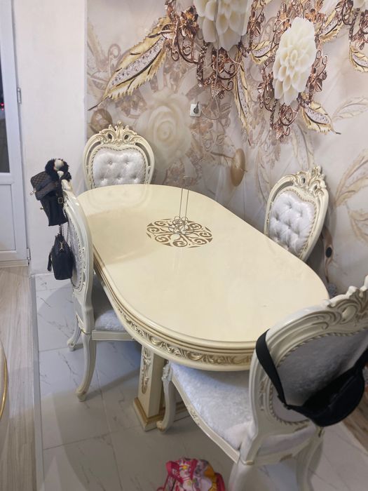 Маса с 6 стола. 1000