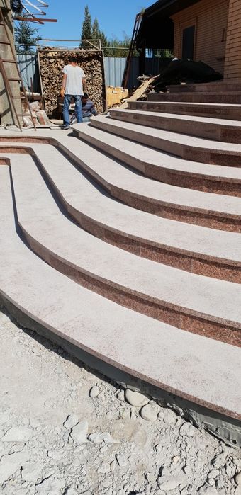 Гранит травертин  гранитные ступени