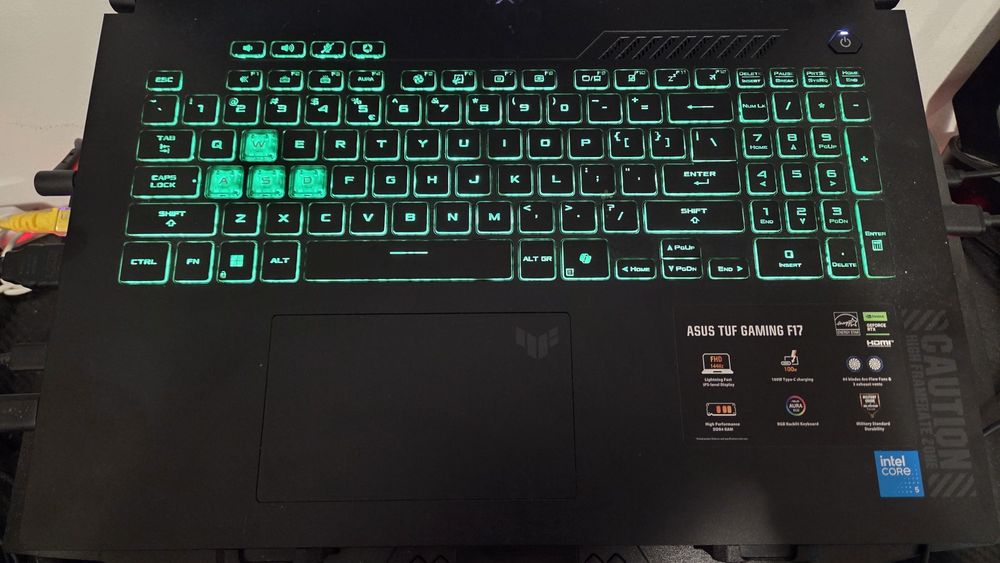 Laptop Gaming ASUS TUF F17 (17.3" 144Hz Core i5, RTX 3050 6G  16GB RAM, 512GB SSD) + CADOURI 400 lei (Cooler RGB + Căști Aqirys ALYA)