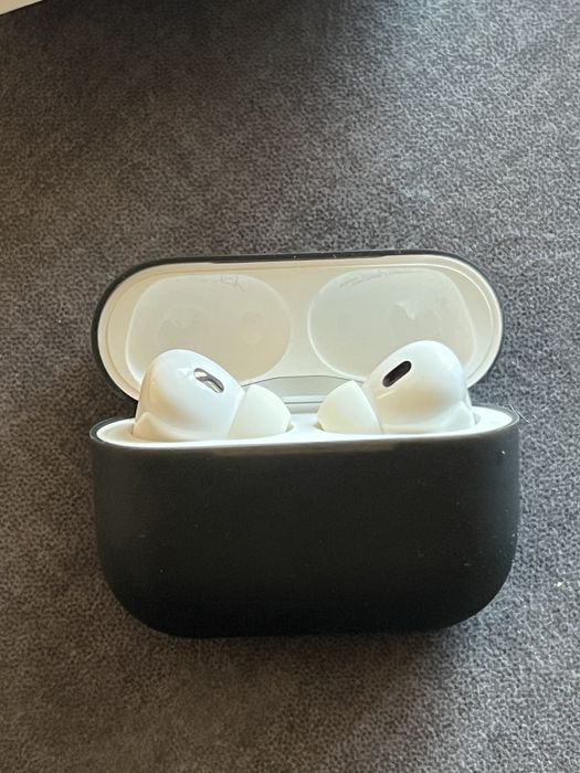 Vând Căști True Wireless Apple AirPods Pro 2 cu MagSafe Case (USB-C) Bluetooth, ANC, Wateproof IP54, Touch Control (Alb)