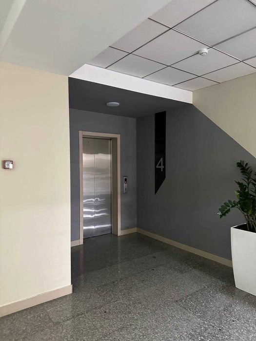 Корпоративное офисное здание 3 702 м² возле метро Бадамзар