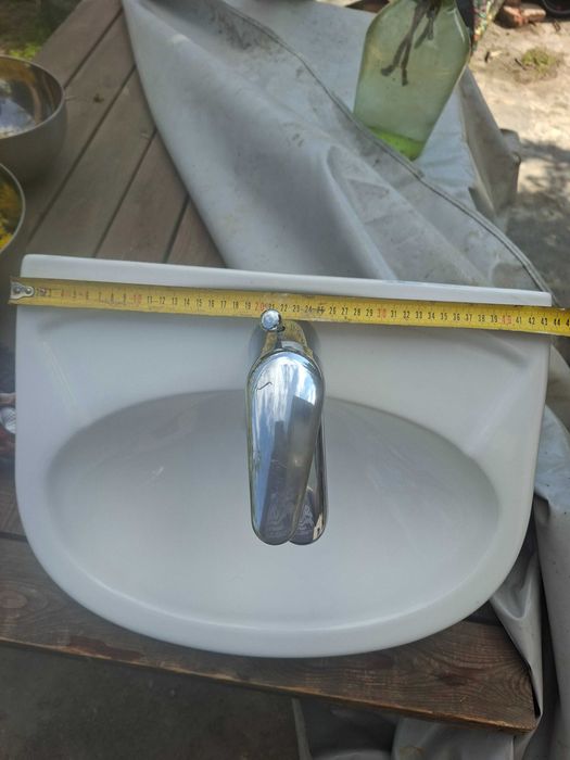 Мивка със смесител