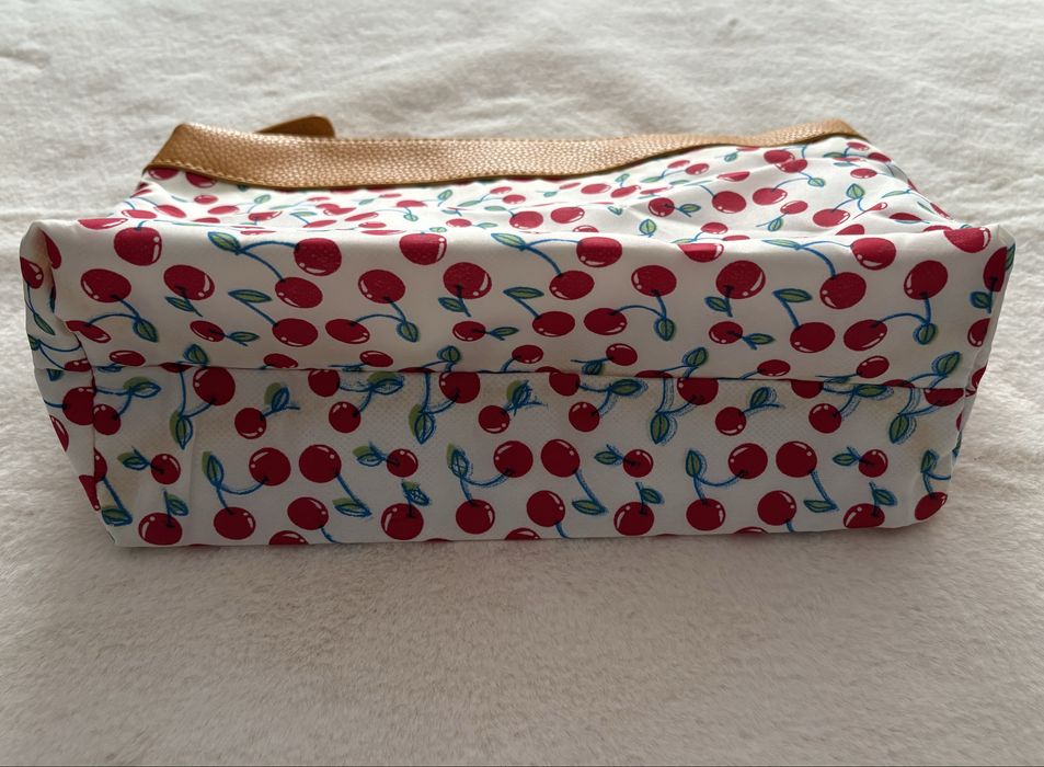 Несисер за гримове, размер 30х20х10