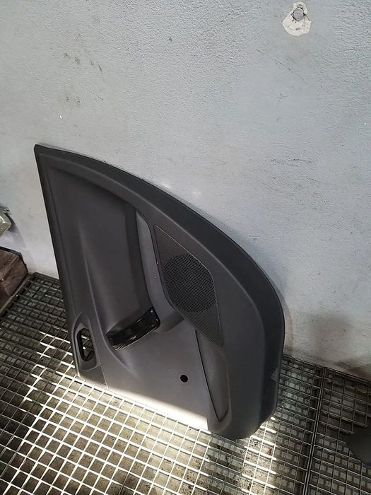 Fata tapiterie usa dreapta spate peugeot 208 1 ca cc 96763547zd