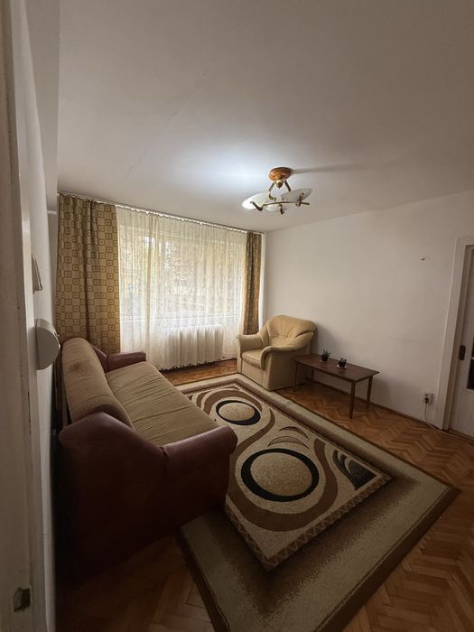 Inchiriez apartament