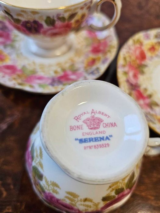 Шкаф за ъгъл в ретро стил