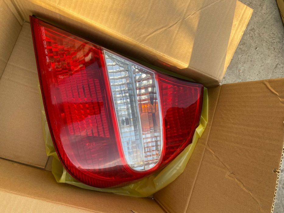 Продам камри 30 задние фары
