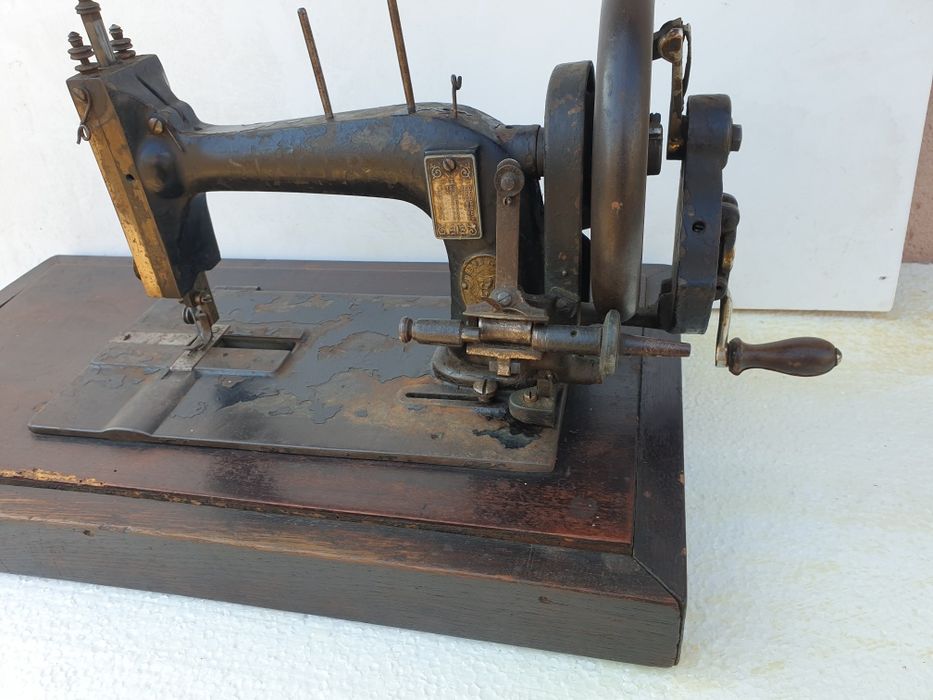 Mașină de cusut Singer