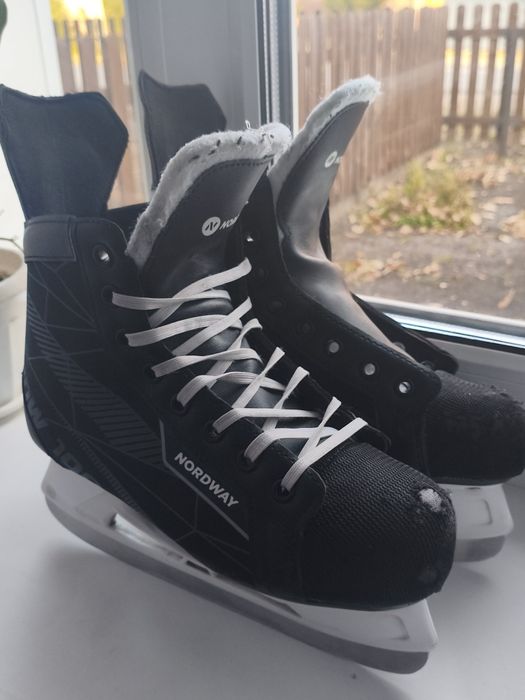 коньки хоккейные