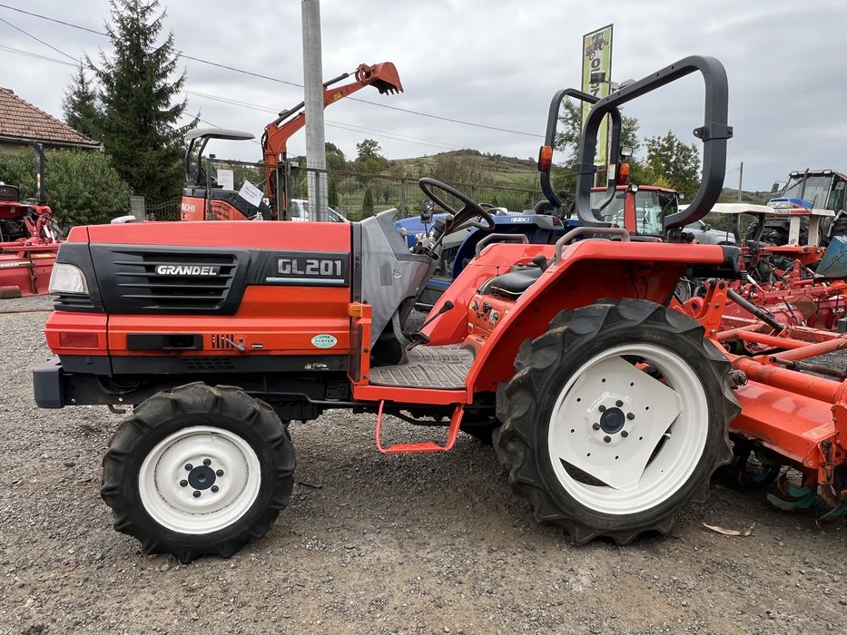 Tractoras traktor mic japonez kubota gl2001 yanmar iseki mitsubishi