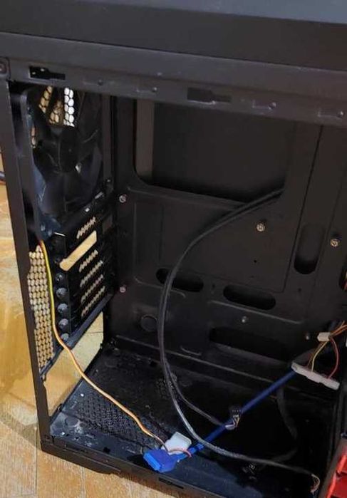 КУТИЯ за компютър - Deepcool ATX Mid Tower Case