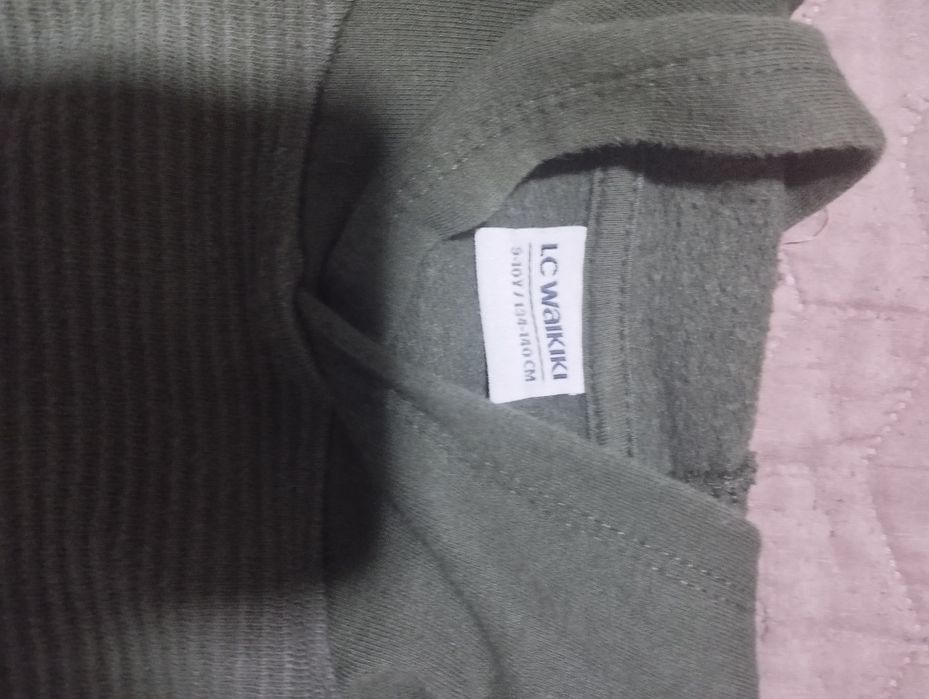 Два броя детски блузки