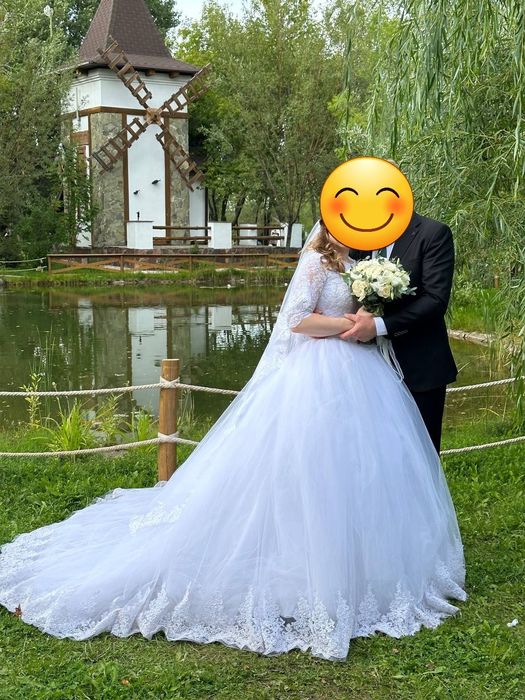 Продам свадебное платье со шлейфом