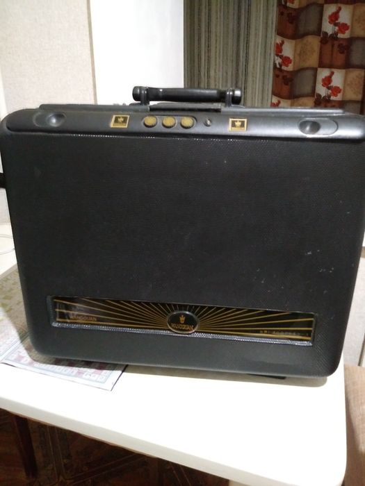 Два кэйса-чемодана, в хорошем состоянии, по 250.0 тыс каждый