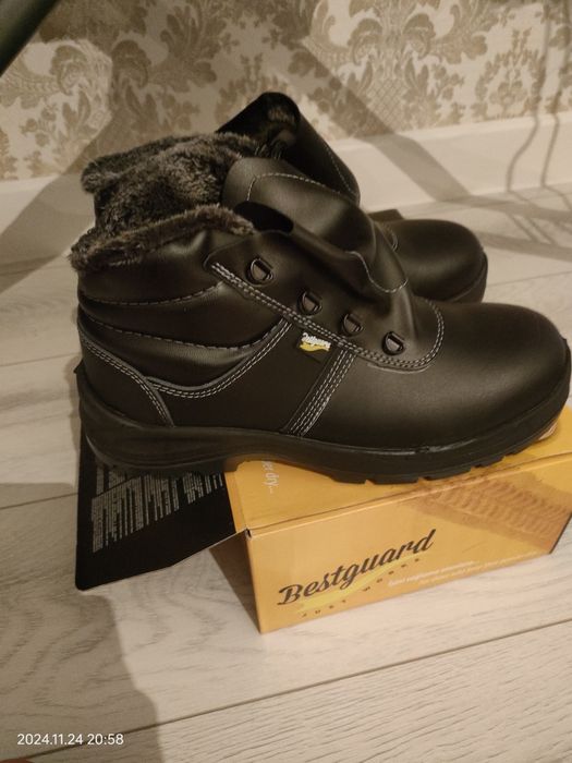 Зимний спецботинка  -42р-45р.