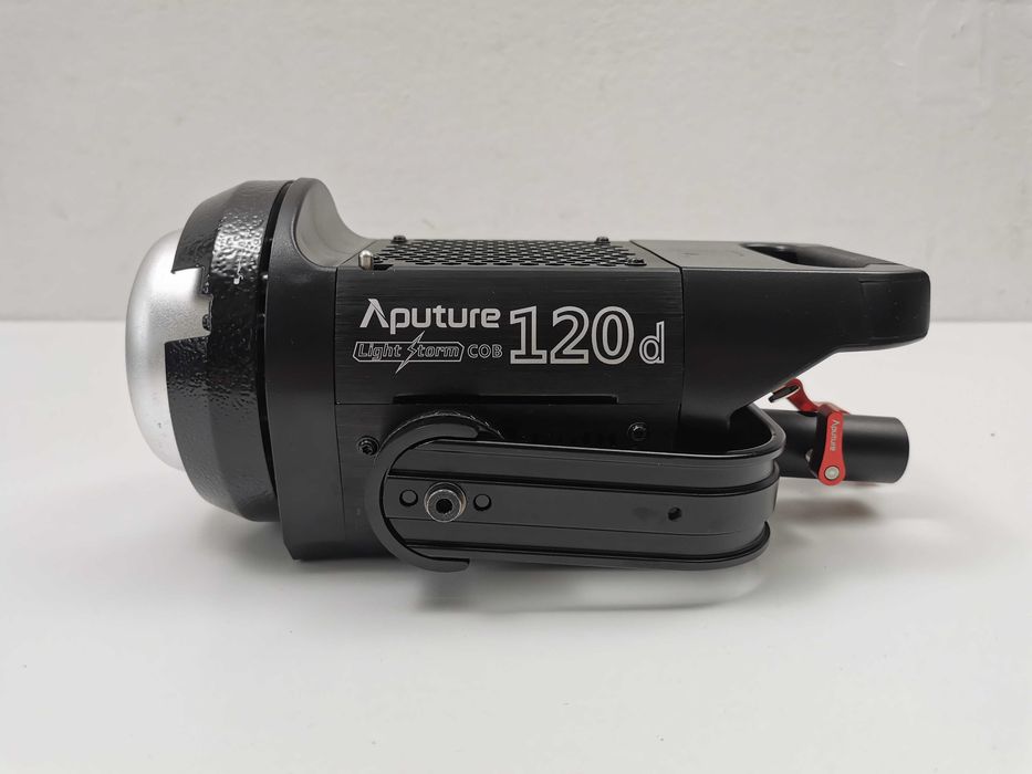 Aputure Light Storm COB 120D диодно постоянно осветление