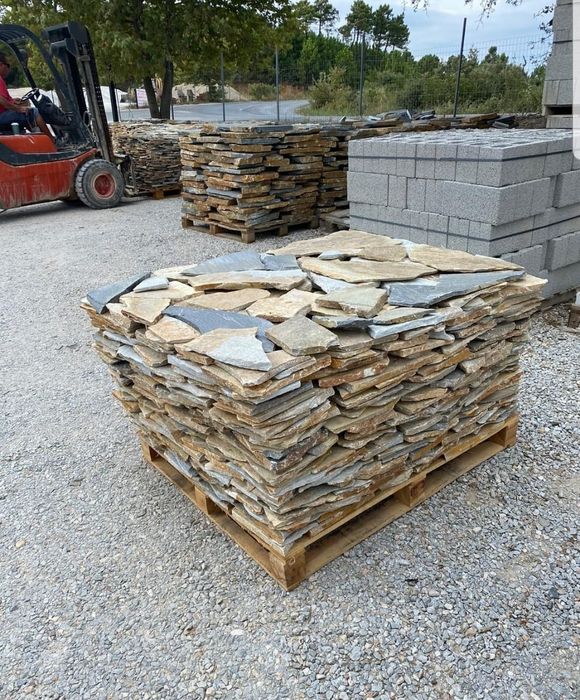 Piatră naturala vând și montez