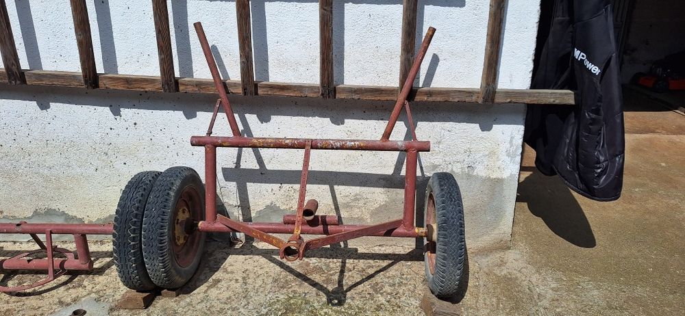 Каруца с гумени колела