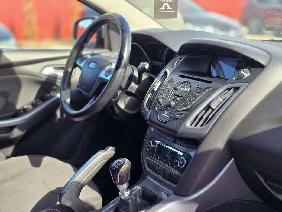 FORD Focus 2012 — imagine 18