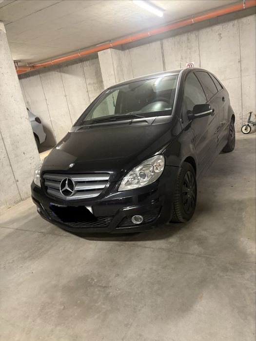 Vând Mercedes B180, an 2011, MOTOR: 2.0/ Diesel 109 cai