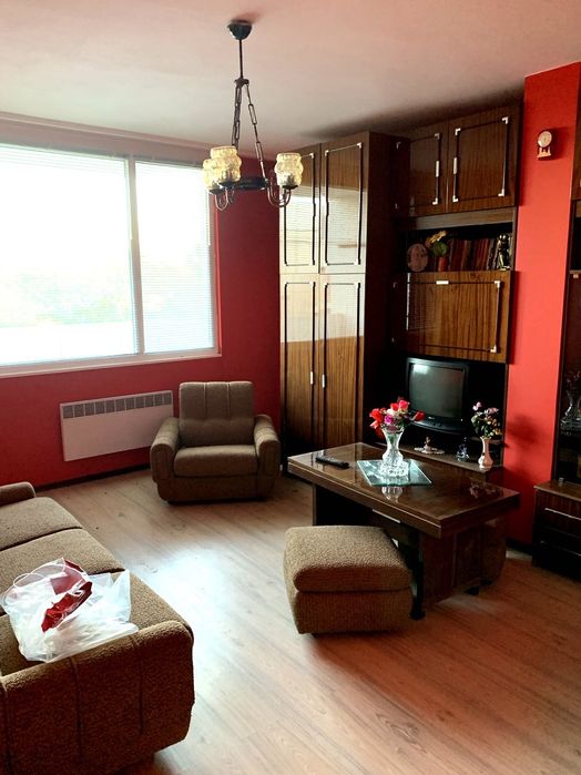 Тристаен тухлен апартамент с асансьор   готов за нанасяне В тих, спокоен и зелен квартал