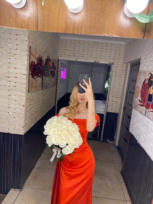 Платье рр 42 красный свет