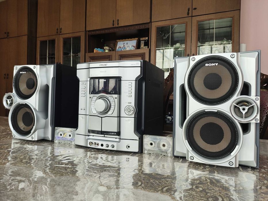 Sony musiqa markazi sotiladi bass kuchli