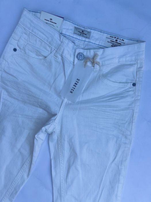 Lot 50 blugi dama noi cu eticheta