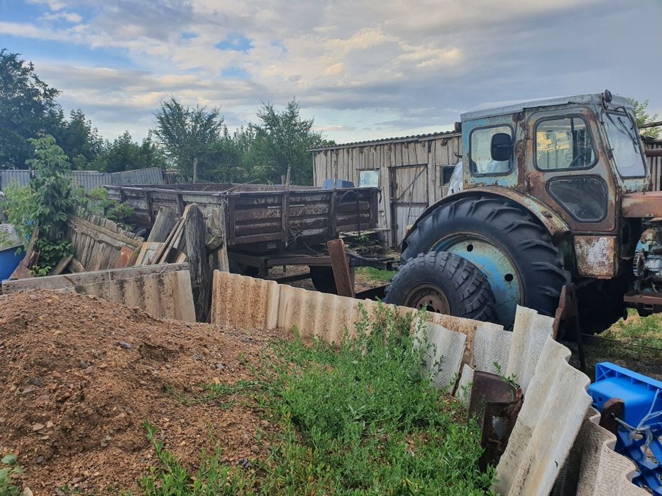 Трактор т 40 с прицепот 4т