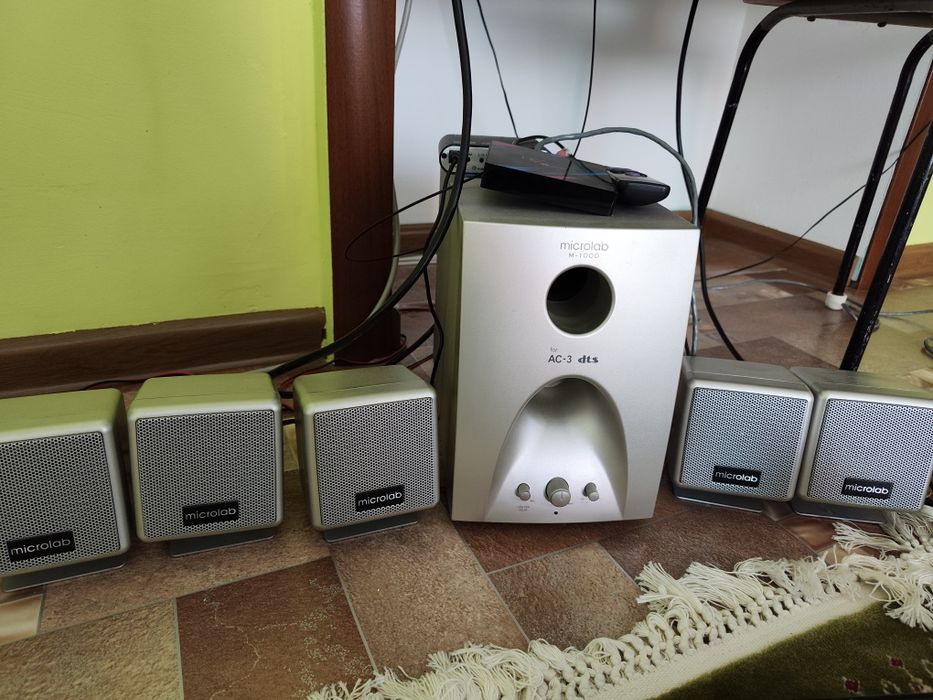 Продам саундбар Microlab