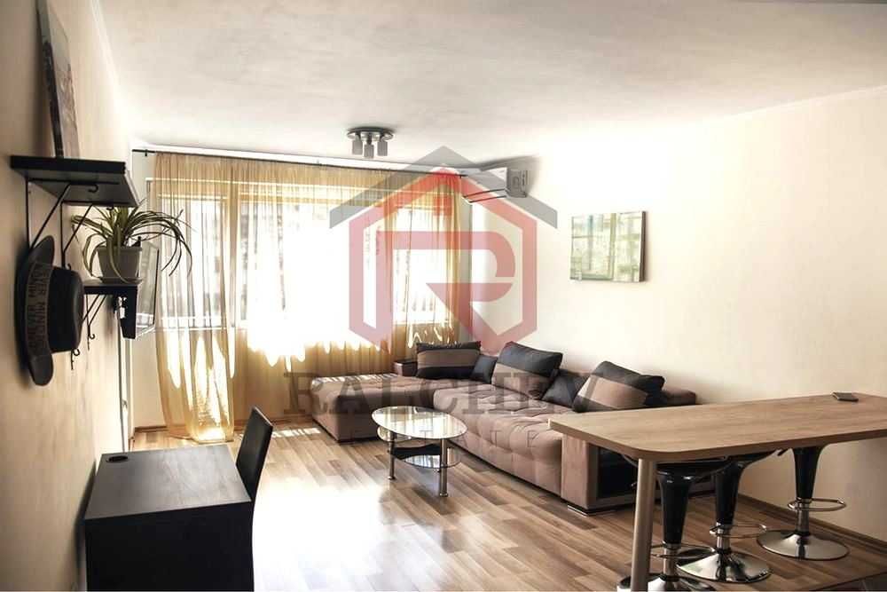 Дава се под наем Двустаен апартамент в Варна, Базар Левски - 65 кв.м за 612 € - Снимка #2