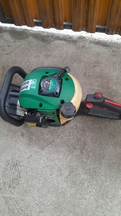 Trimmer pe benzina