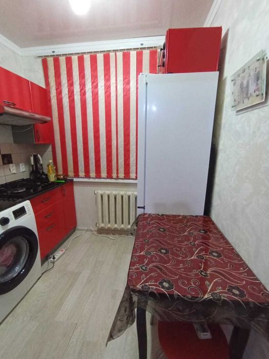 Продаётся 2 - комнатная квартира в районе ДСК