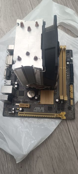 Материнская плата ASUS