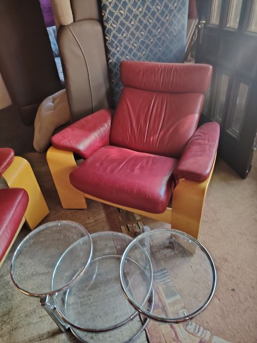 Set de doua fotolii cu taburet și măsuță