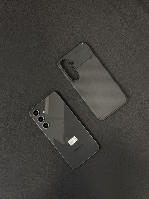 Продавам отличен Samsung S24 FE