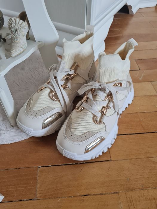 Sneakersi femei purtati de 2 ori