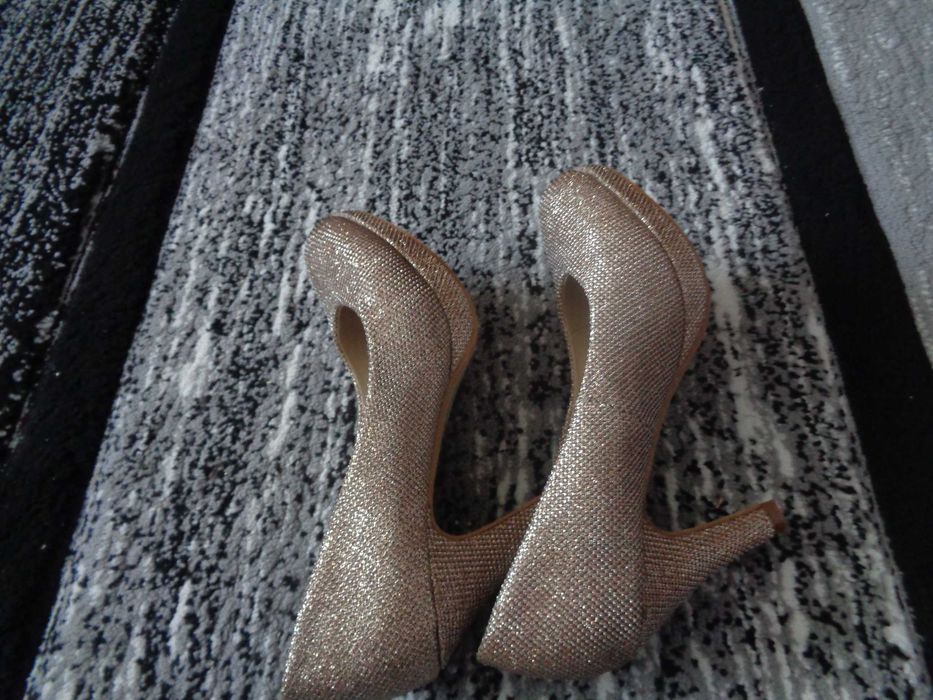 Vand pantofi de dama