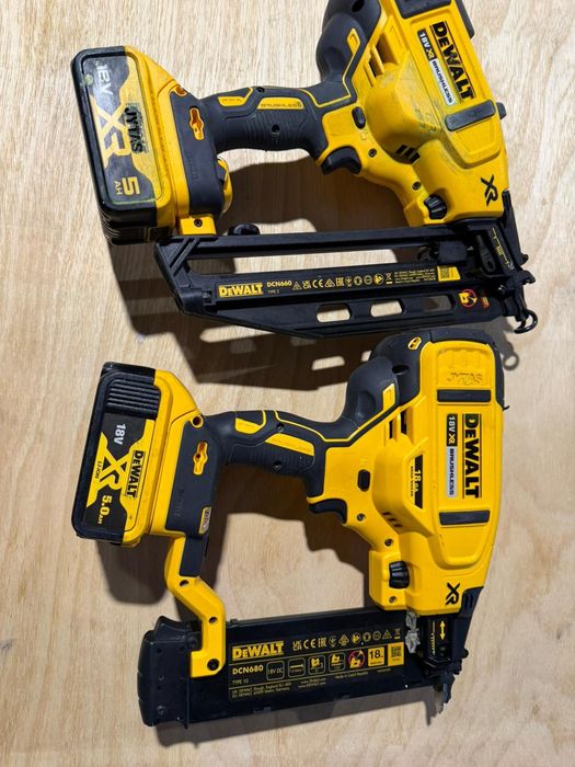 Dewalt pistol de cuie Hilti pe acumulator