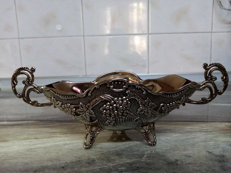 Чаши. Купички.Сребърна бонбониера.