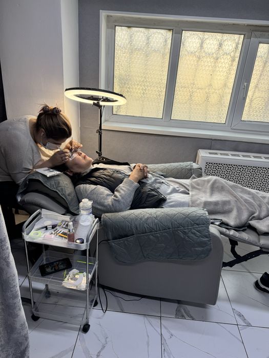 Сдам кушетку для ресниц