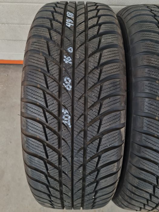 Зимни гуми 4 броя BRIDGESTONE Blizzak LM001 205 60 R16 дот 4918