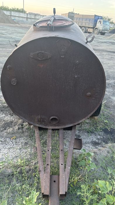 Продам бочку 2 куба можно под воду