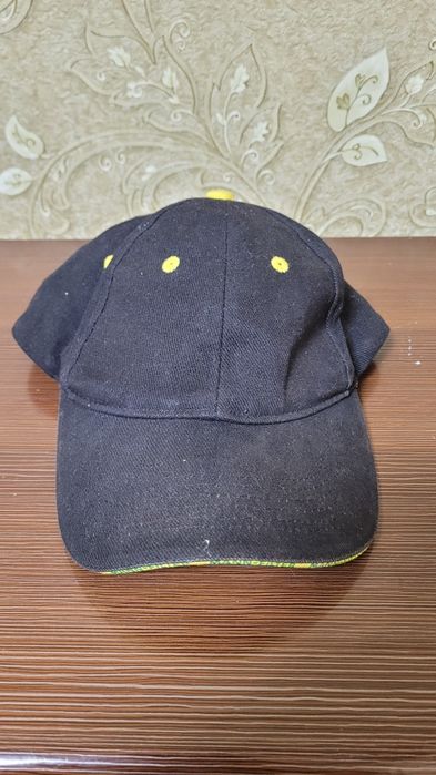 Кепки, тысяча за штуку