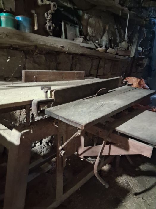 Продавам абрихт в отлично състояние.