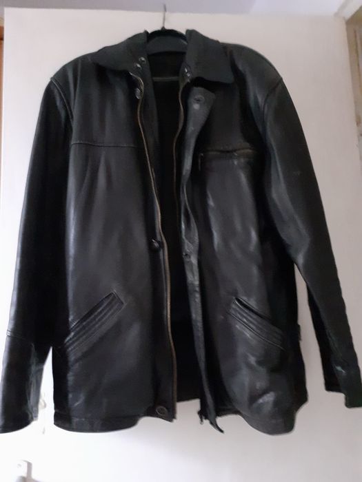 Scurta  din piele naturala,cu mesada detasabila