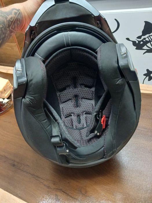 Продам фирменный оригинал из старых партий шлем